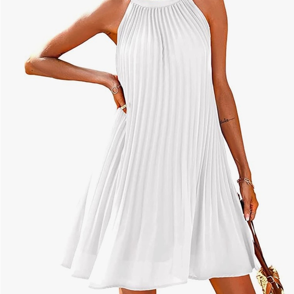 Elegant White Pleated Dress